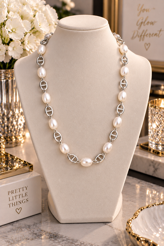 🤍 Pearl Status Necklace